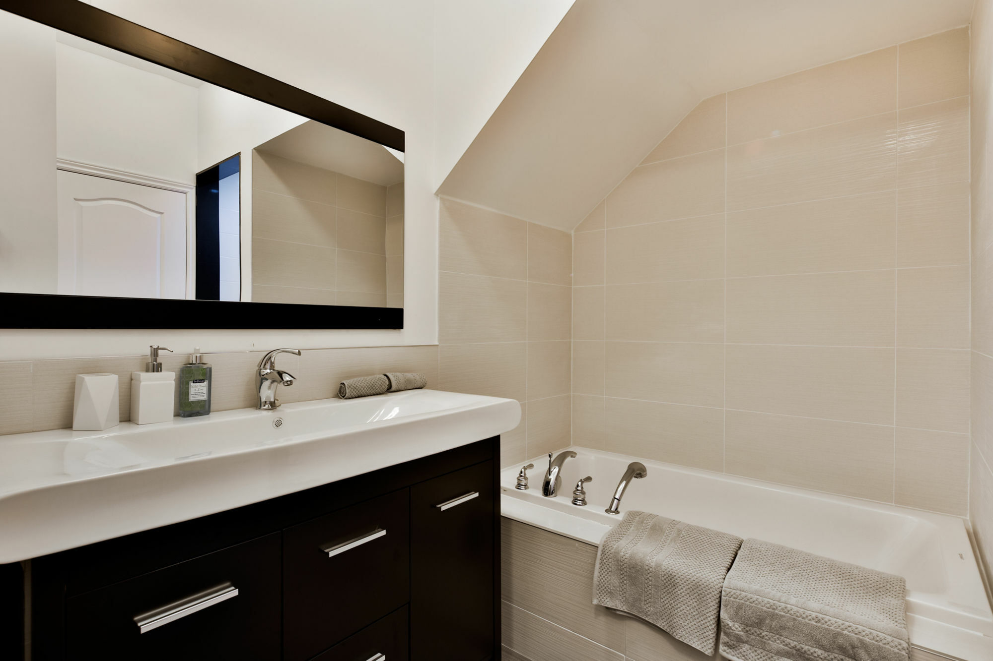 Le St-Lau Loft Daire Montréal Dış mekan fotoğraf